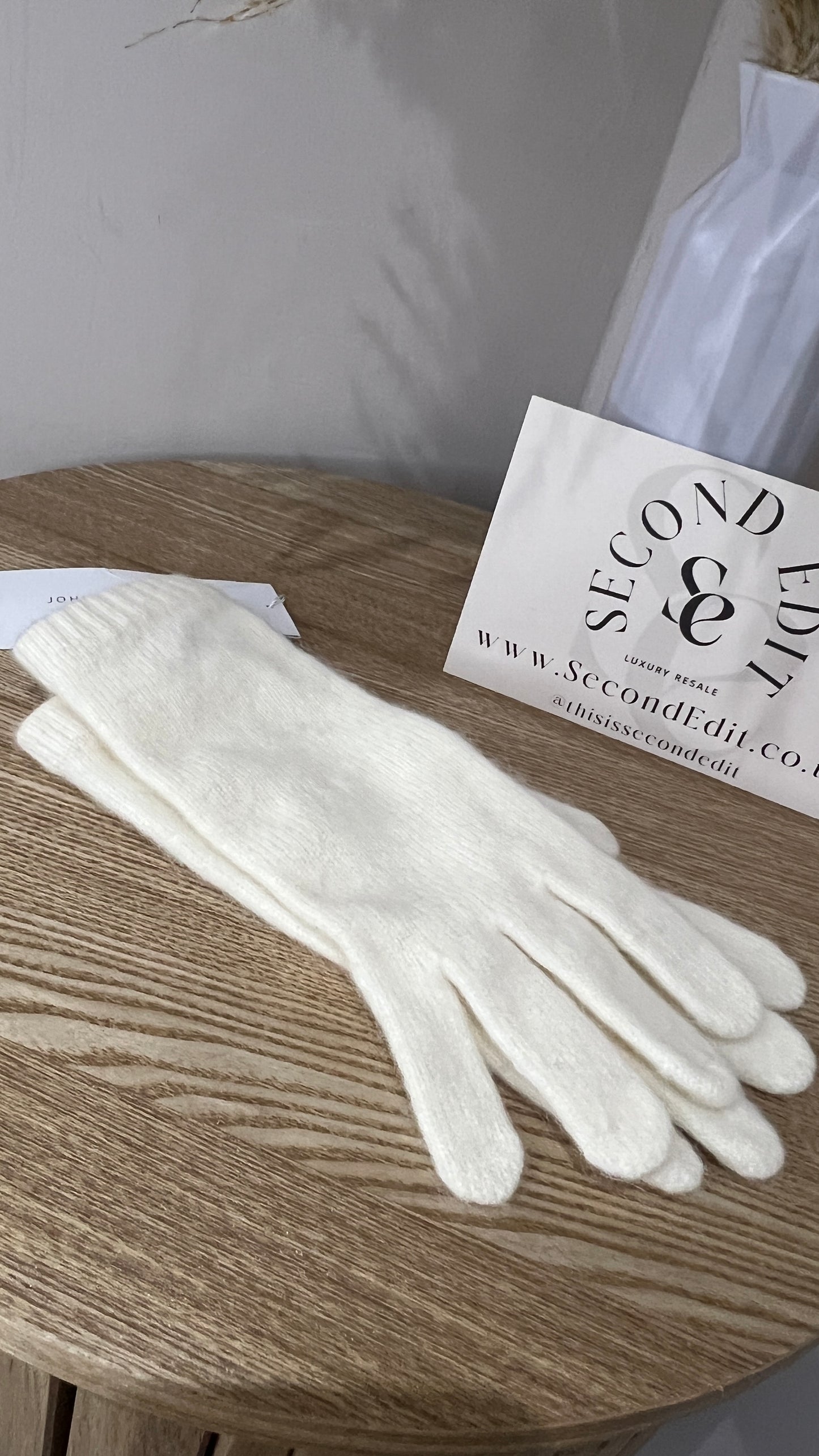 Burberry Gloves (New)