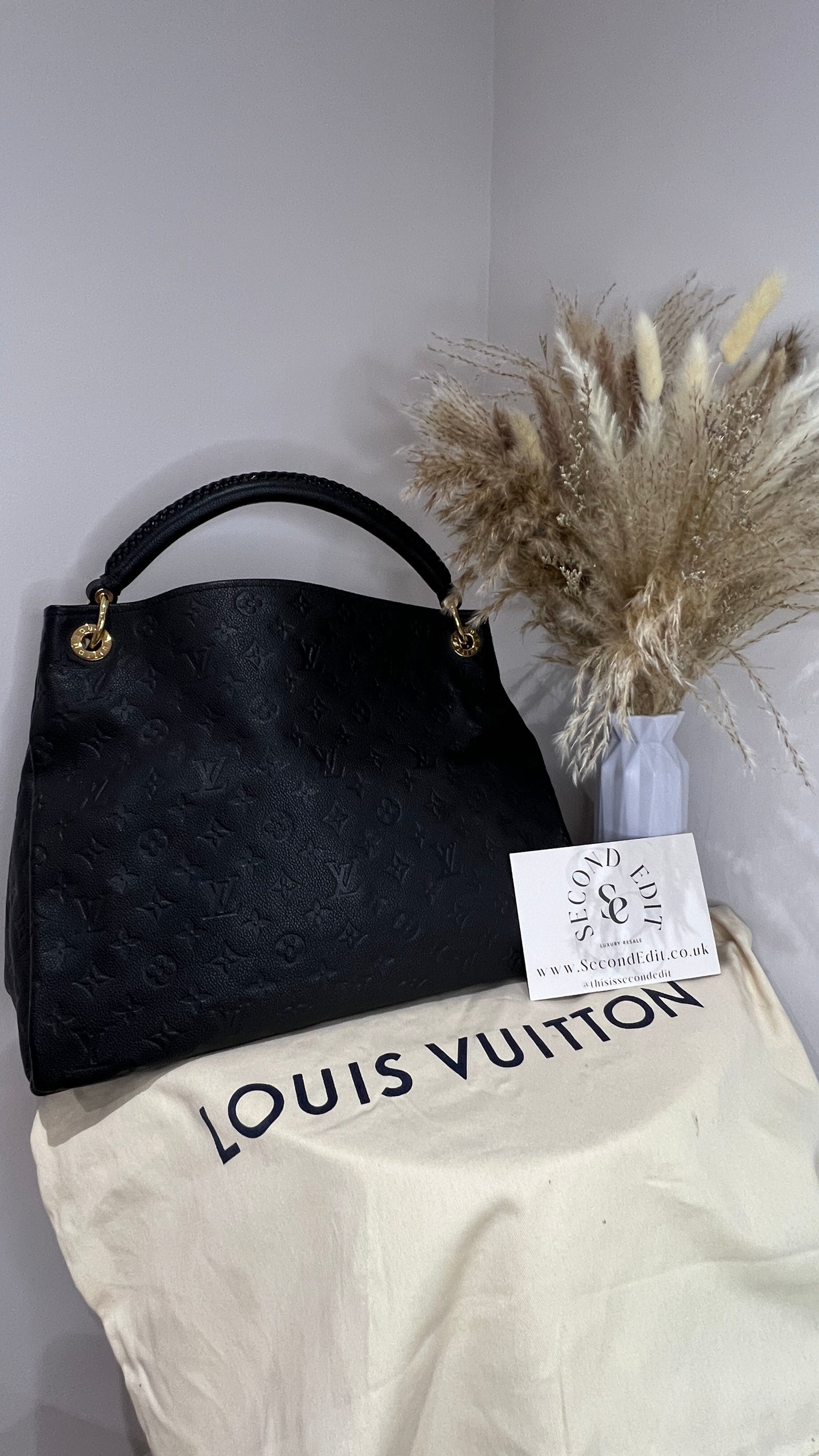 Louis Vuitton Black Monogram MM Artsy