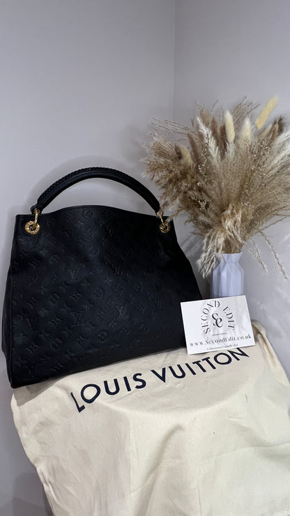 Louis Vuitton Black Monogram MM Artsy