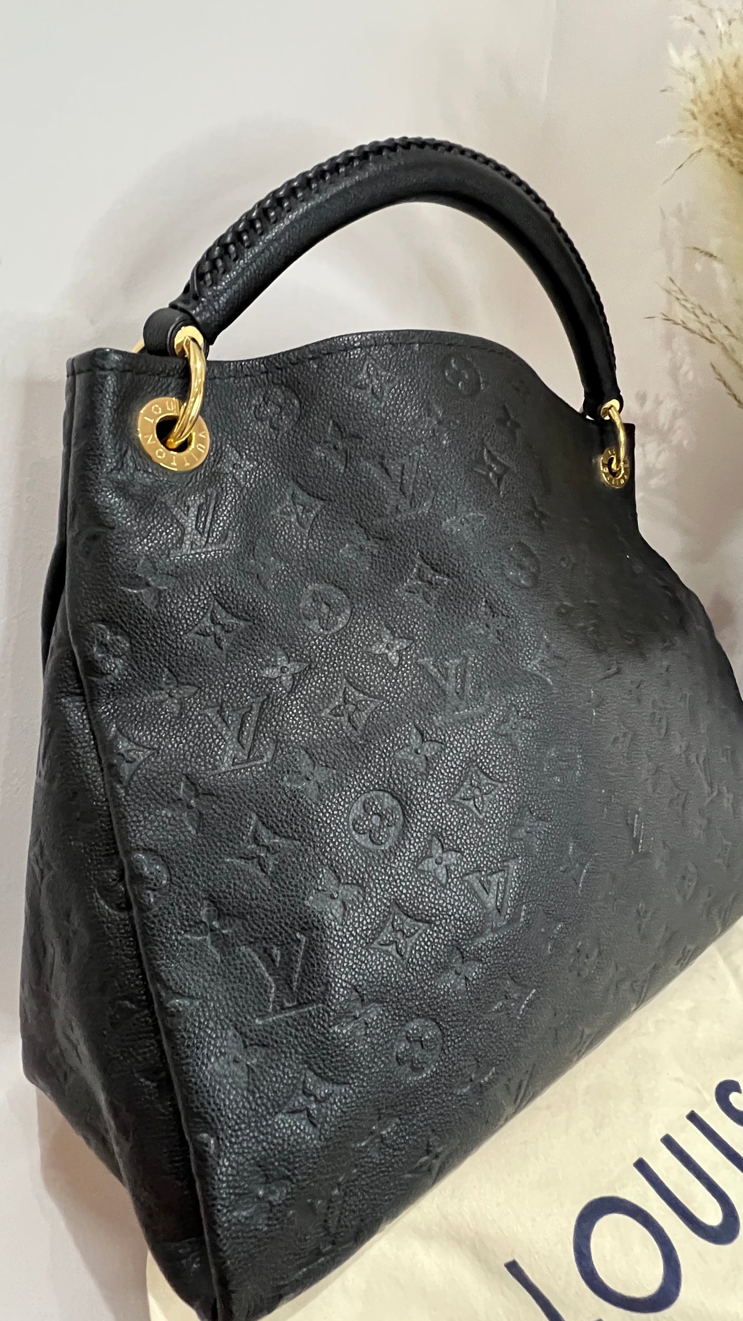Louis Vuitton Black Monogram MM Artsy