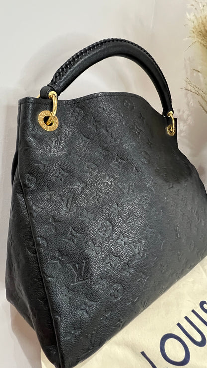 Louis Vuitton Black Monogram MM Artsy
