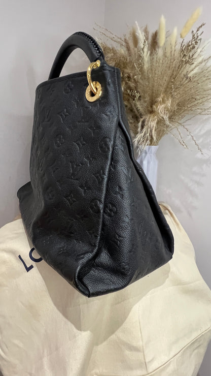 Louis Vuitton Black Monogram MM Artsy