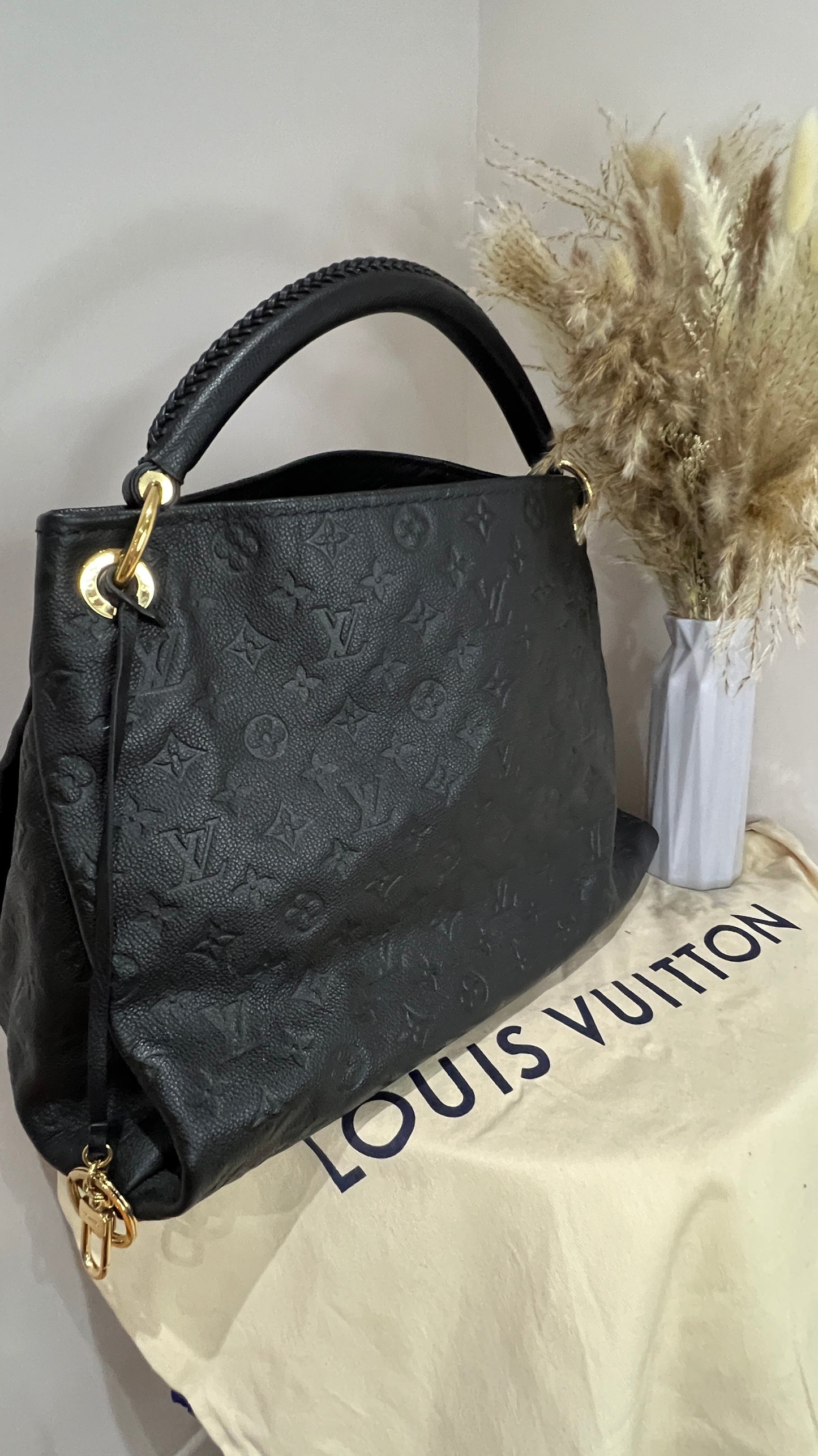 Louis Vuitton Black Monogram MM Artsy
