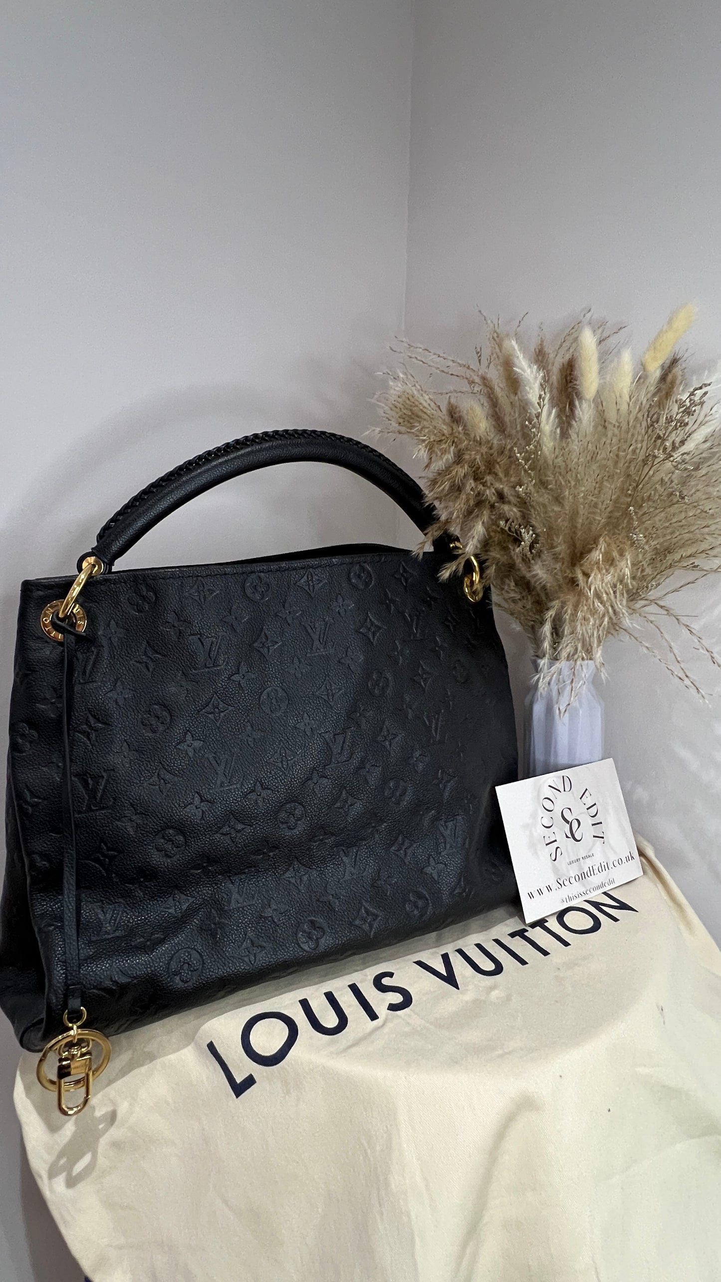 Louis Vuitton Black Monogram MM Artsy
