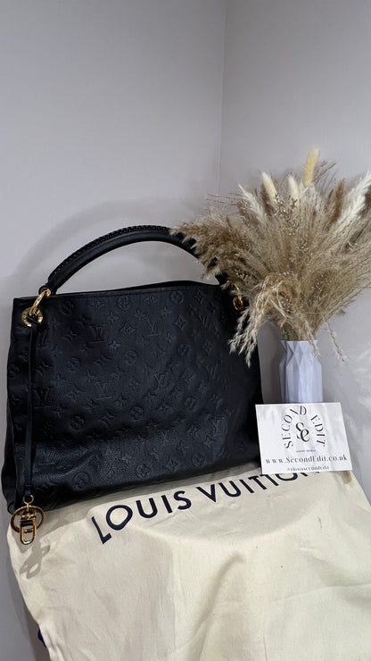 Louis Vuitton Black Monogram MM Artsy