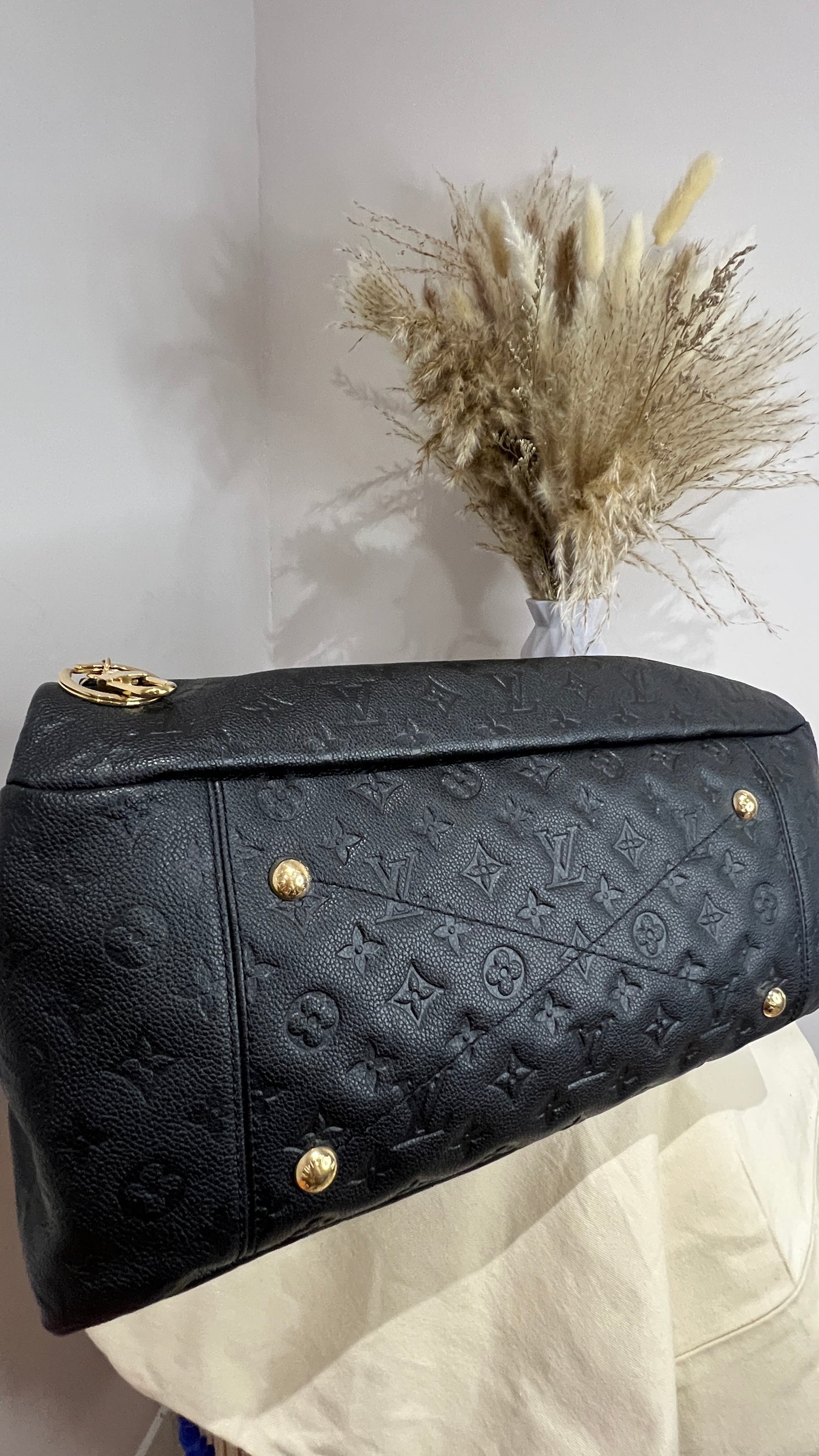 Louis Vuitton Black Monogram MM Artsy
