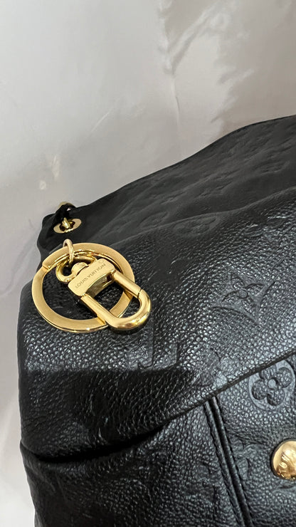 Louis Vuitton Black Monogram MM Artsy
