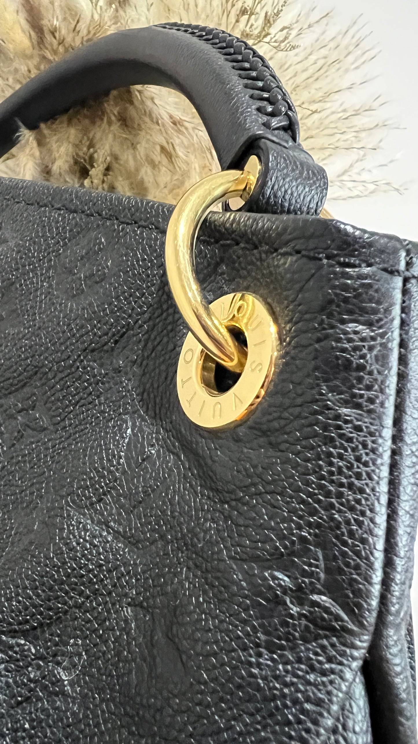 Louis Vuitton Black Monogram MM Artsy