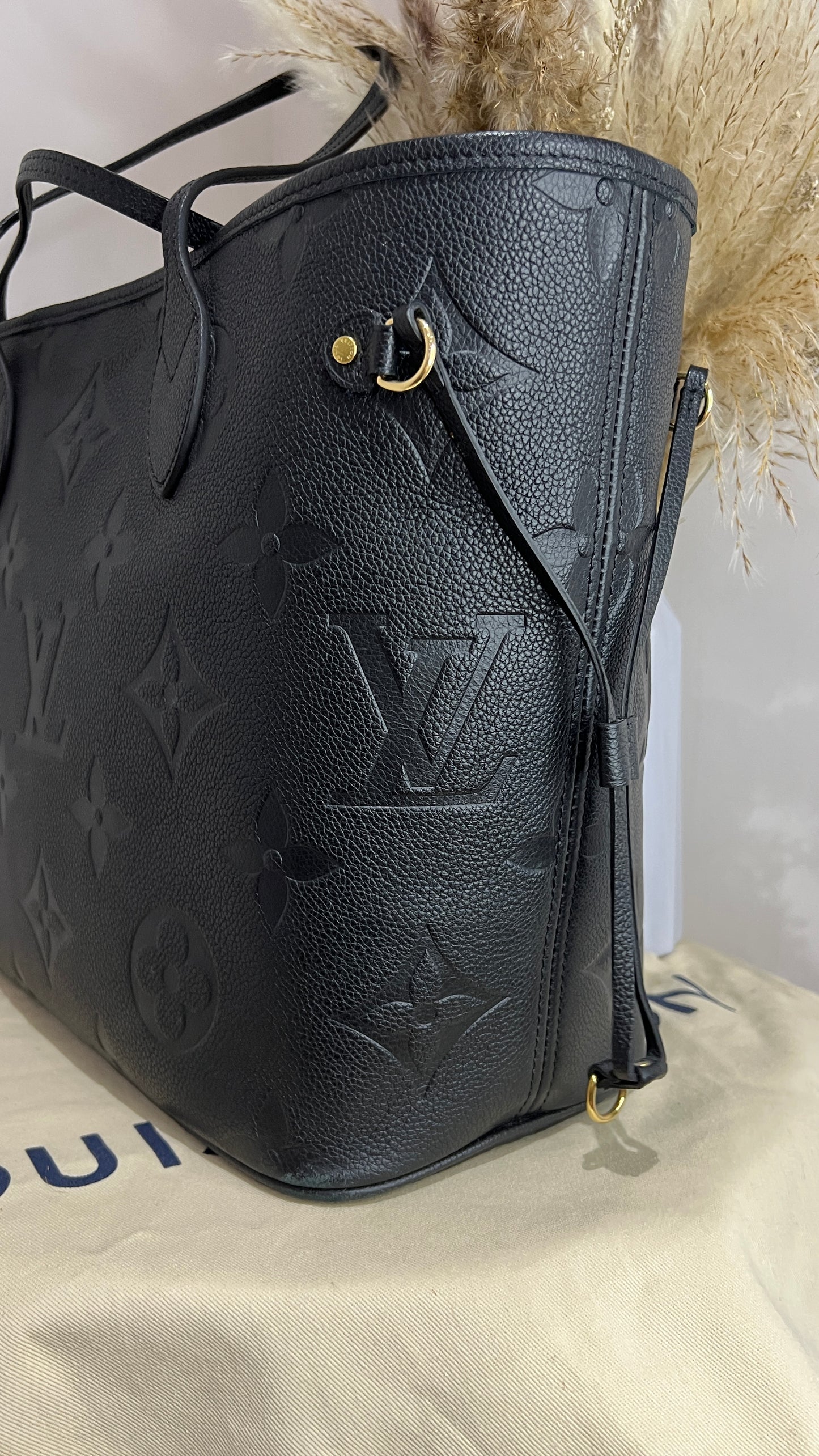 Louis Vuitton Black Monogram MM Neverfull