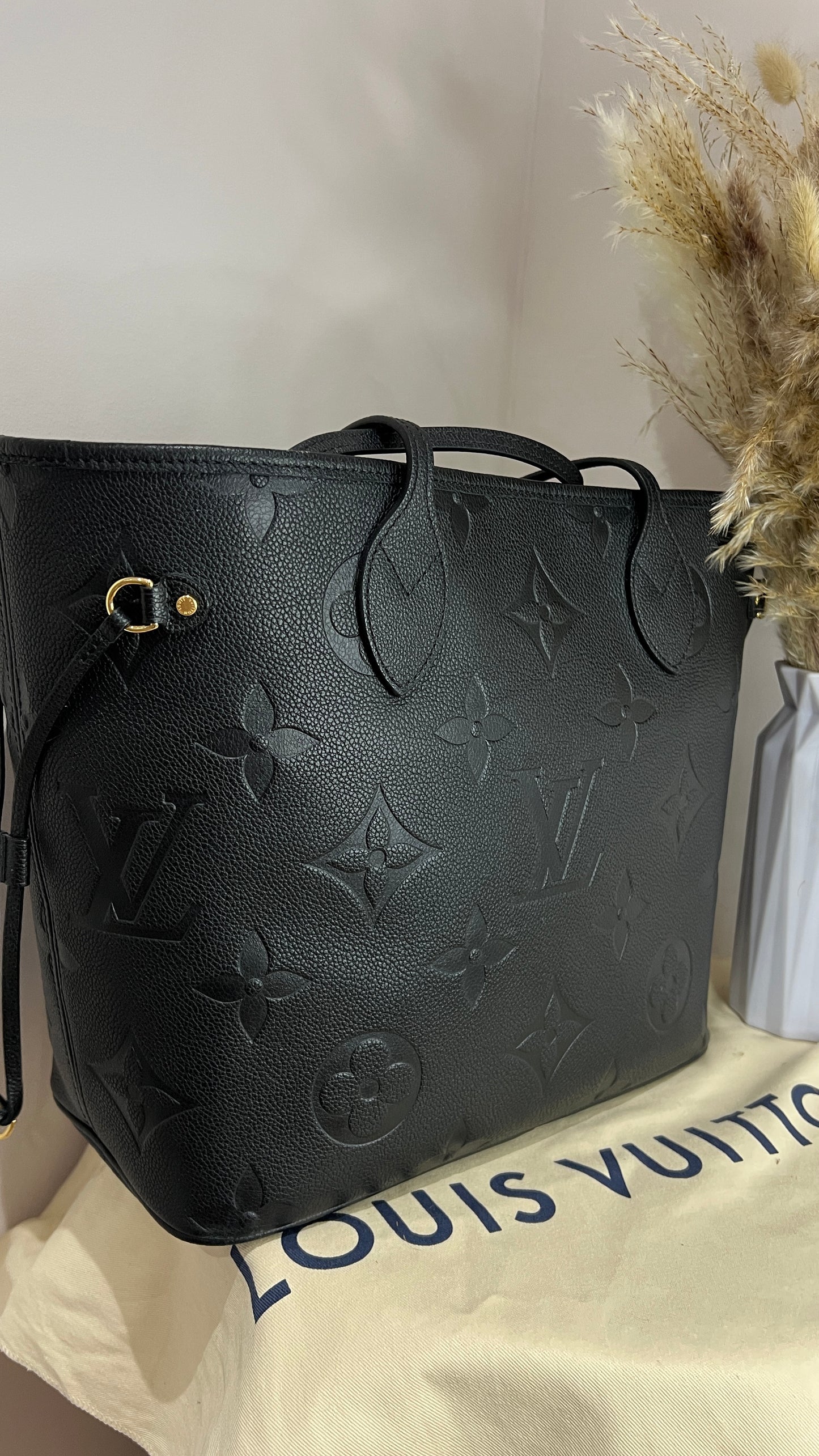Louis Vuitton Black Monogram MM Neverfull