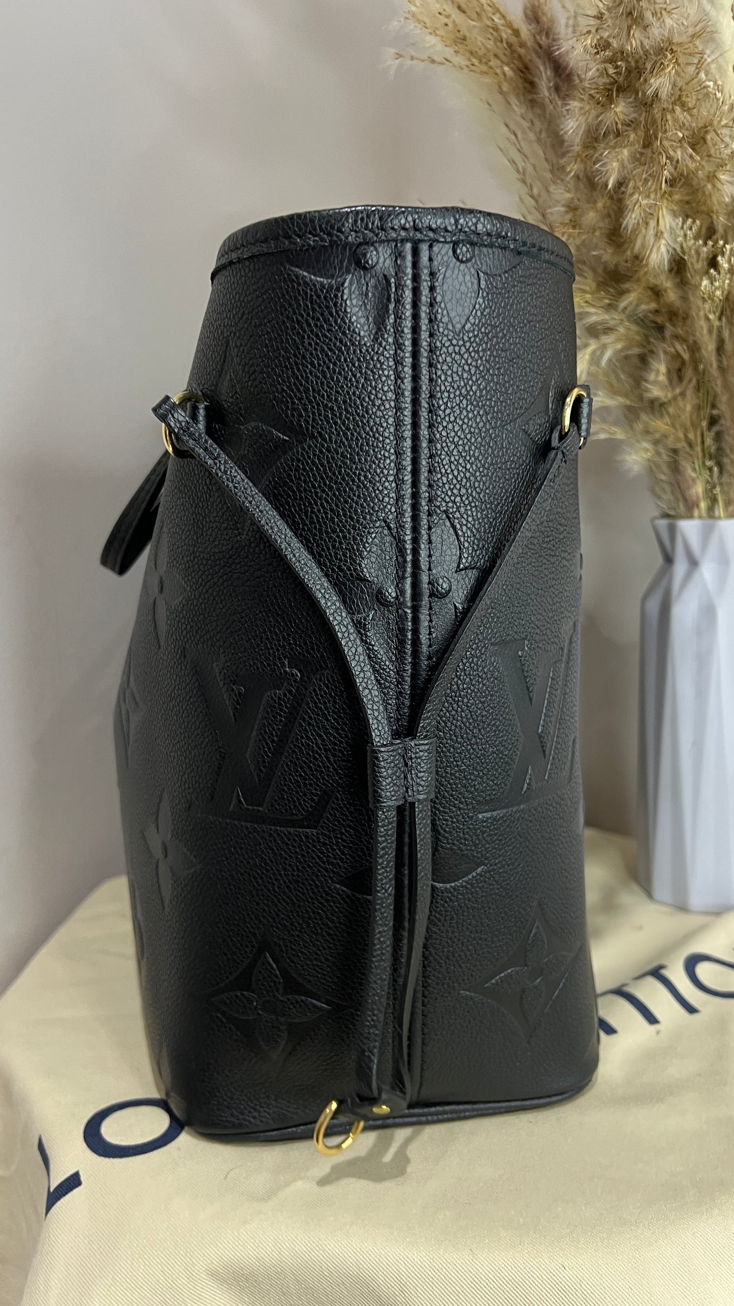 Louis Vuitton Black Monogram MM Neverfull