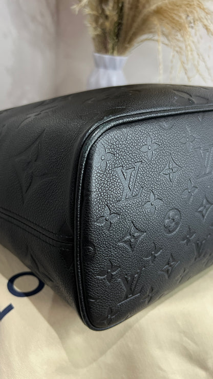 Louis Vuitton Black Monogram MM Neverfull