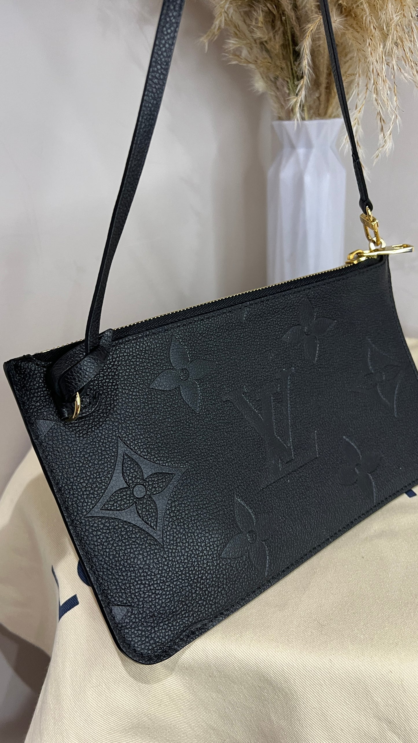 Louis Vuitton Black Monogram MM Neverfull