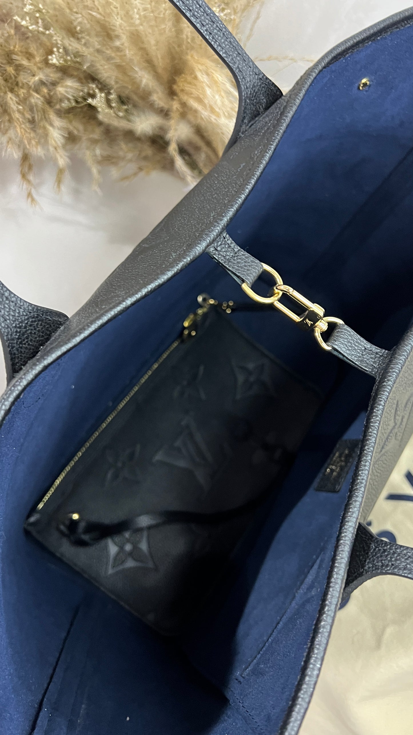 Louis Vuitton Black Monogram MM Neverfull